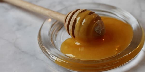 فوائد العسل للوجه وكيفية استخدامه