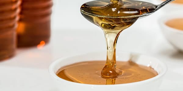 ماسك العسل لعلاج حب الشباب