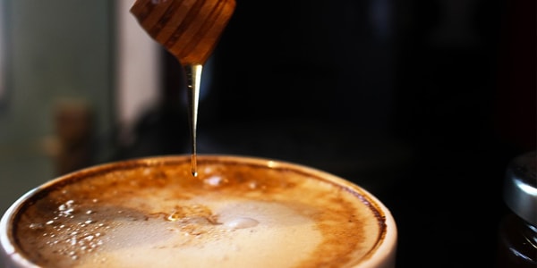 وصفة القهوة والعسل لتطويل الشعر