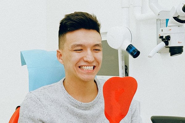 نصائح بعد عملية تبييض الأسنان بالزوم